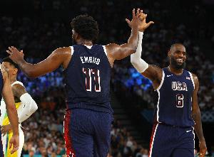 前NBA球员:41岁被湖人放弃的老詹加盟76人 居然被说是抱团追戒指