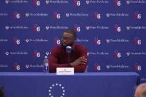 布朗:刚得知自己被交易时我摔了手机 詹姆斯每天在群聊里很活跃