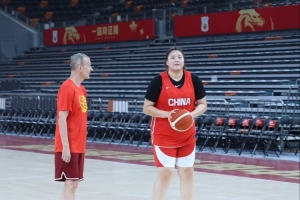 马不停蹄!中国女篮转战佛山最新踩场训练 明晚与尼日利亚三番战