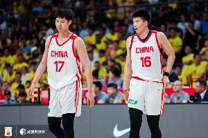 三分占优!中国男篮半场三分14中8命中率57.1% 乌拉圭13投仅4中