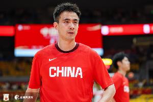 媒体人:赵继伟没进亚运会名单是对他身体的保护 小杨则要备战NBA