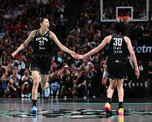 斯图尔特盛赞韩旭:在进攻端予取予求 他正积极备战女篮世界杯