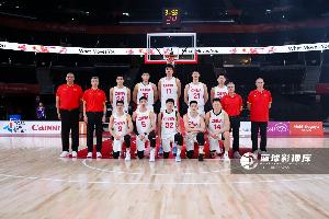 解说:中国男篮拿下亚运开门红 完全没有悬念的一场比赛