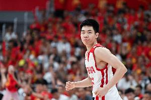 媒体人:中国男篮的健康状态令人担忧 轮换捉襟见肘 后面怎么打