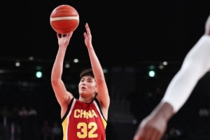 还要多打多练!李悦洲6投2中&罚球2中1 得到5分2助1断1帽