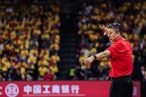 媒体人:别说学美国&欧洲了 中国男篮学学日本这战术配合和基本功
