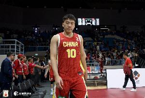 三分没开!王俊杰上半场6投2中&三分2中0得到4分3板