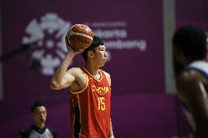 媒体人:周琦主动表态愿出战亚运会 郭士强以没参加夏训为由拒绝