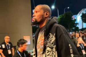 抵达澳门!杜兰特等球员现身酒店 迎接即将到来的NBA中国赛