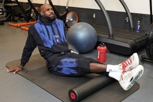 名记:詹姆斯训练每天第一个到 杰伦·布朗每天加练&最后一个走!