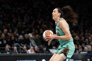 无力回天!斯图尔特空砍35分11板6助 WNBA季后历史首人