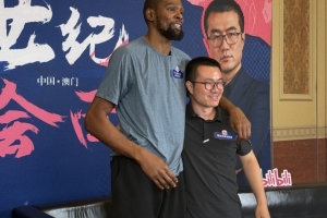 徐静雨:杜兰特是超巨里最让人没有距离感的 今后继续叫你老1.5了