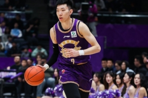 稳健控场!廖三宁15中8拿下18分1板6助2断