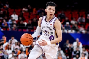 京媒:北控男篮全队于今天下午飞抵北京 明天举办新赛季出征仪式