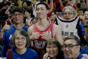 高光时刻共同见证!宋昕澔亲友团们从台湾远道而来为他加油!
