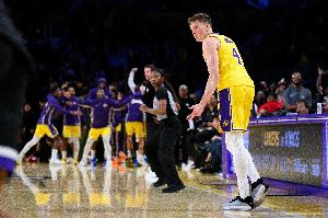 奥康纳:克内克特大学时就属大器晚成 他在NBA或也能迎迟到的爆发
