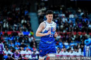 稳扎稳打!阿不都沙拉木3中3拿10分3篮板2助攻 罚球4中4