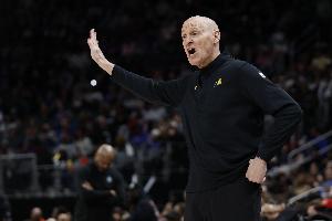 哈利伯顿:卡莱尔是NBA最好的教练 但我们自己也得及时解决问题