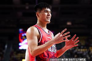 状态全无!陈国豪4投0中仅靠罚球拿到2分 三分3中0