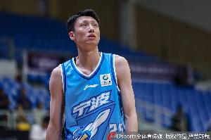10中3&三分7中1!媒体人:许钟豪押宝老队友赵岩昊并非明智决定