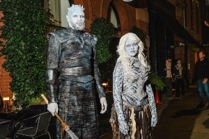 有那味!唐斯晒自己和妻子cosplay照 《权游》夜王造型压迫感满满