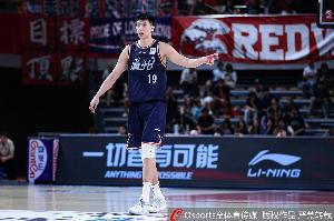 媒体人:广州队换帅、换外援、换打法使徐昕上场时间减少数据下滑